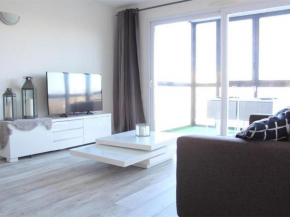 Appartement rénové avec piscine et parking à La Rochelle - FR-1-246-207